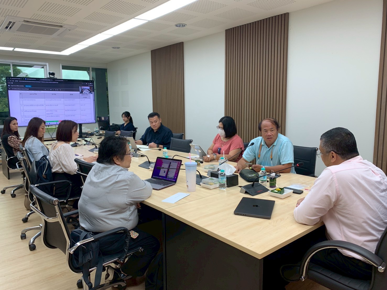 ../../uploads/images/LINE_ALBUM_ประชุมคณะอนุกรรมการครั้งที่ 32568_250626_9.jpg